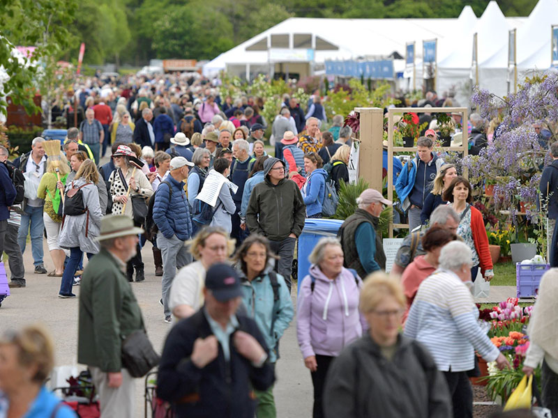 rhs-malvern-spring-2022-crowd